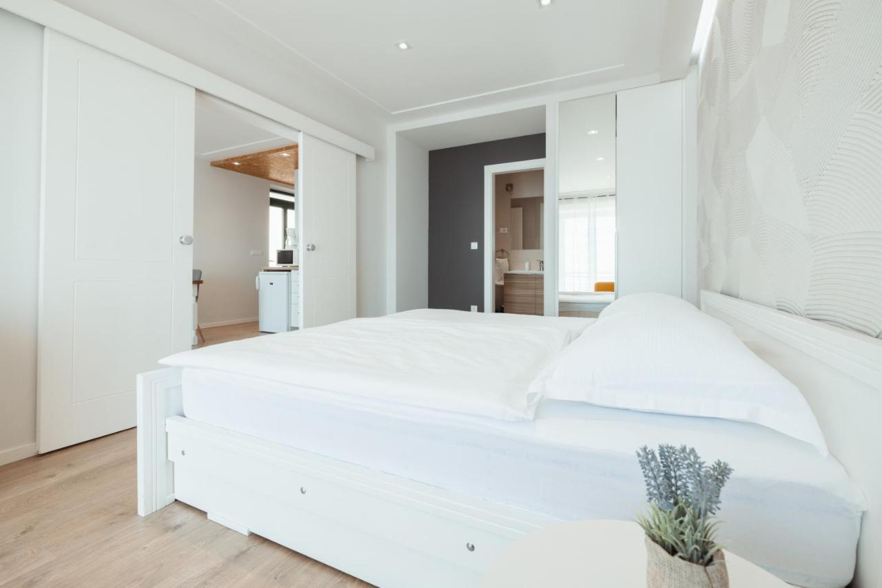 Apartments Simun Брела Екстериор снимка