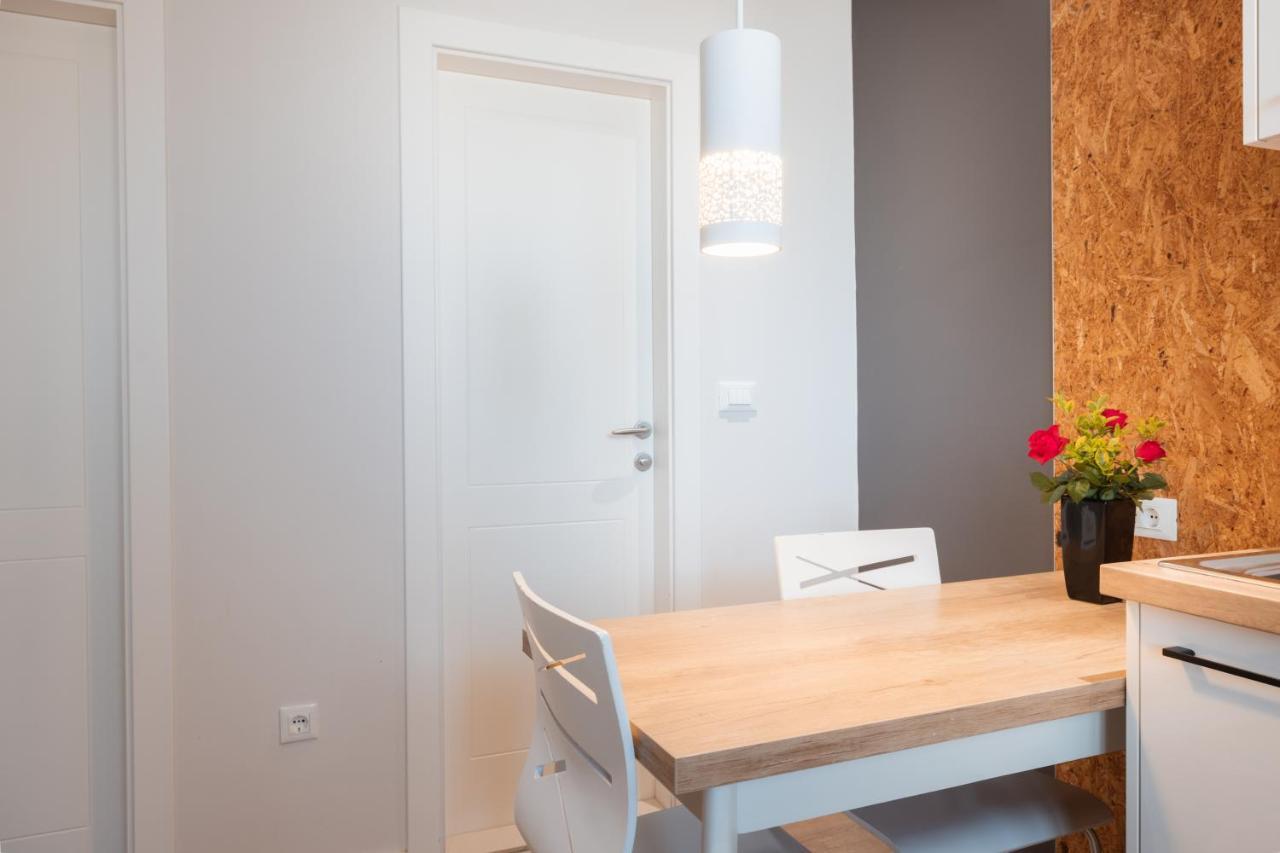 Apartments Simun Брела Екстериор снимка